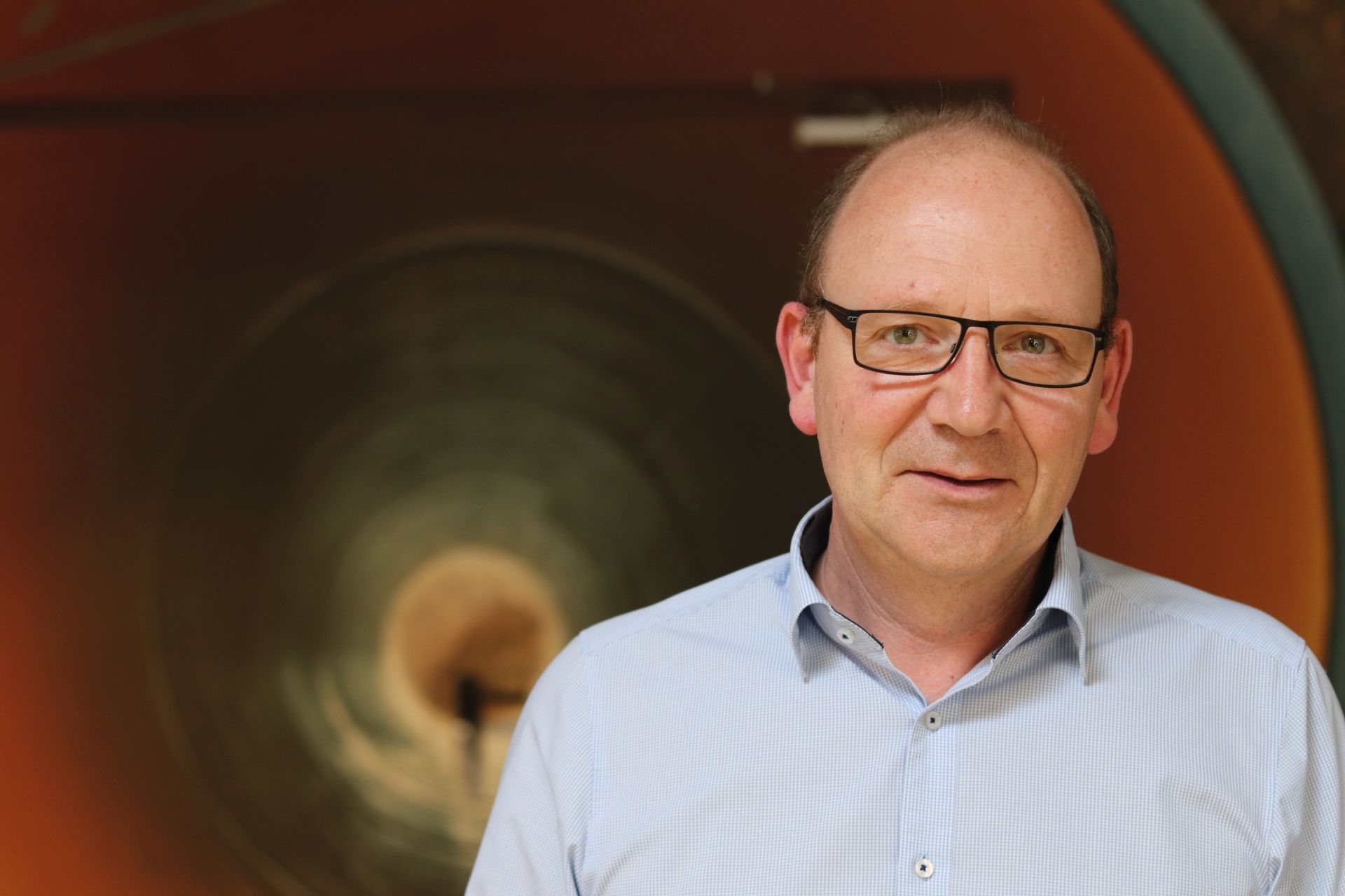 Jochen in front of a huge Krah pipe