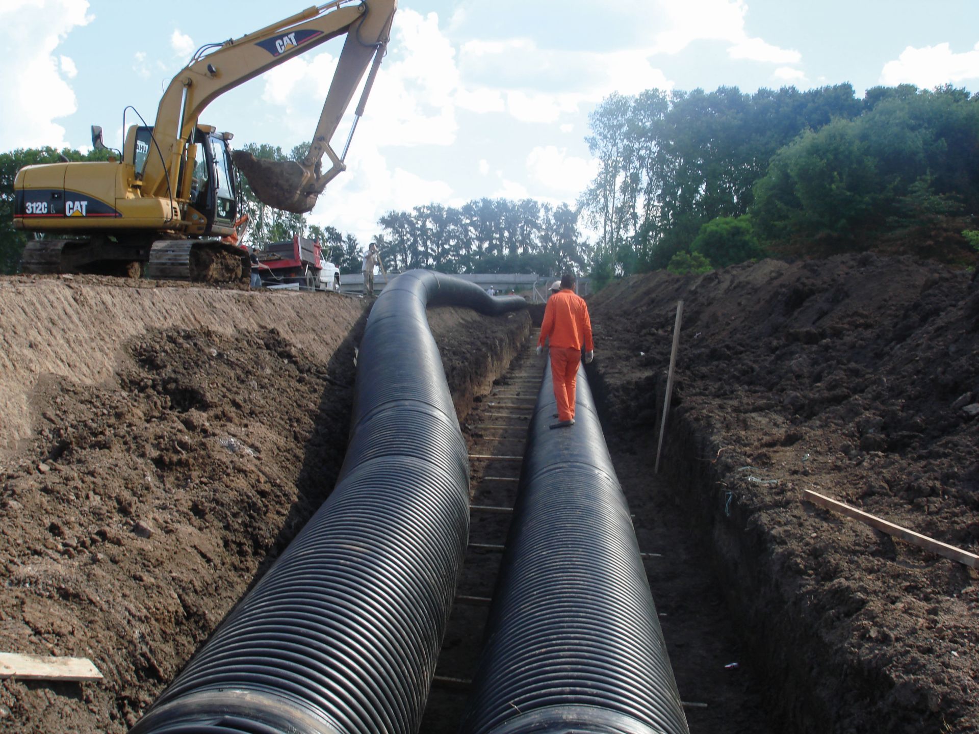 Short-term bending conditions, the welding was done  outside and now the pipe is moved into the trench DN/ID 1200 mm
