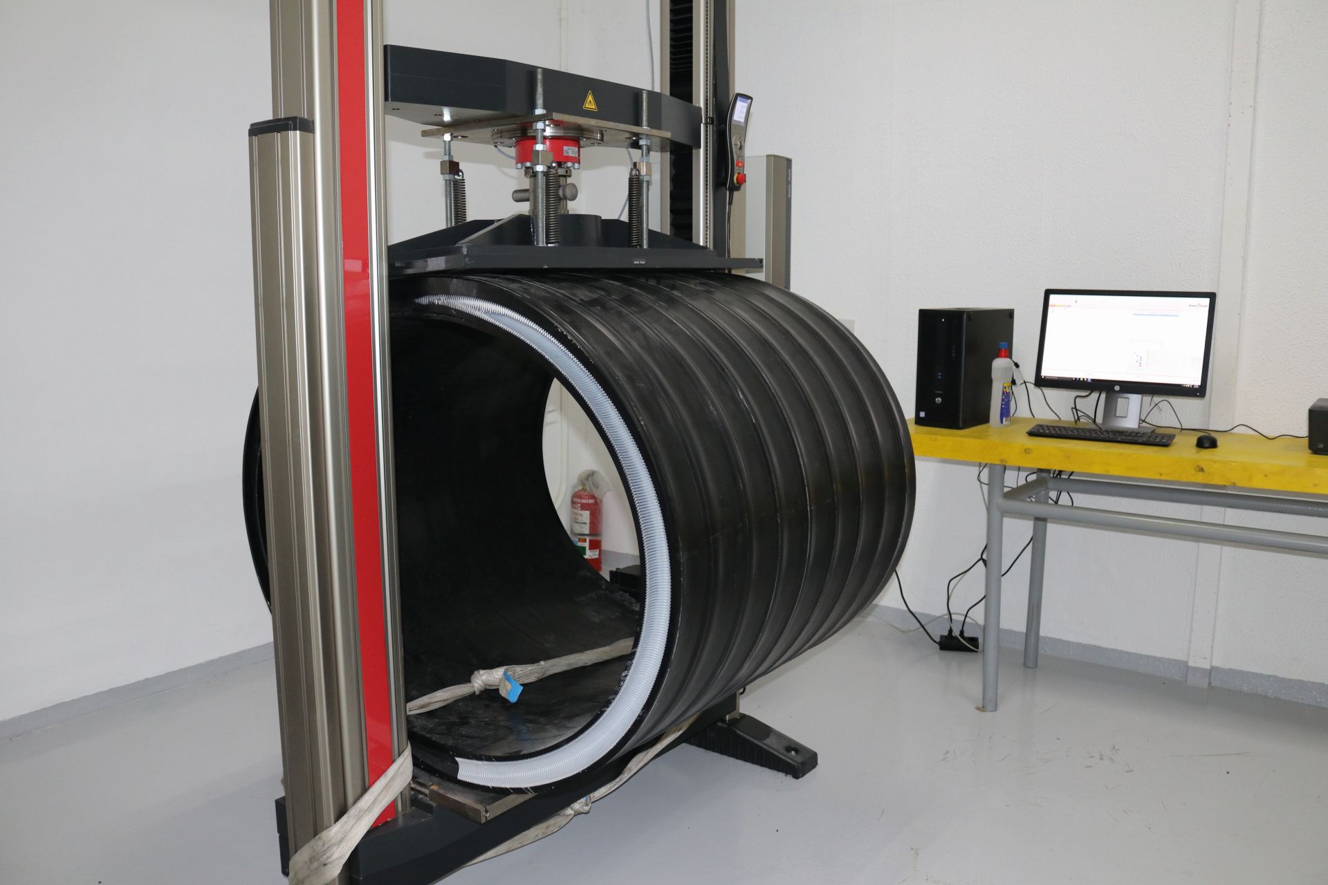 A pipe under deflection of 30°C