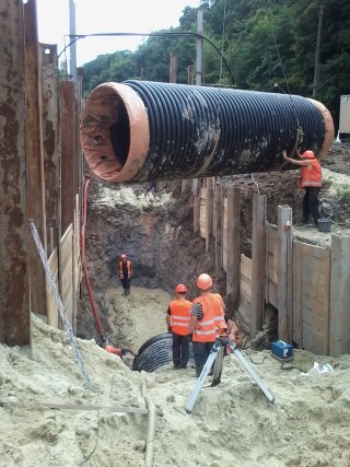 Handling of Krah pipe SN 10, DN 1600 by Instalplast, UKR