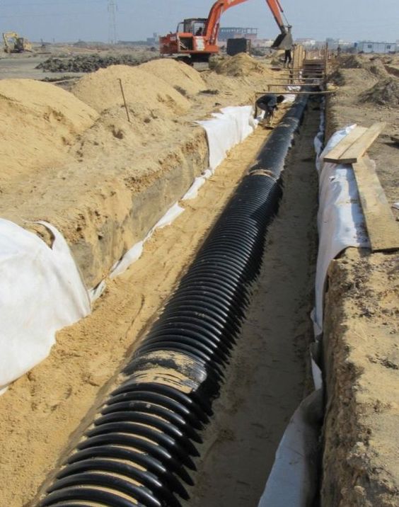 Laying of a Krah structured wall pipe