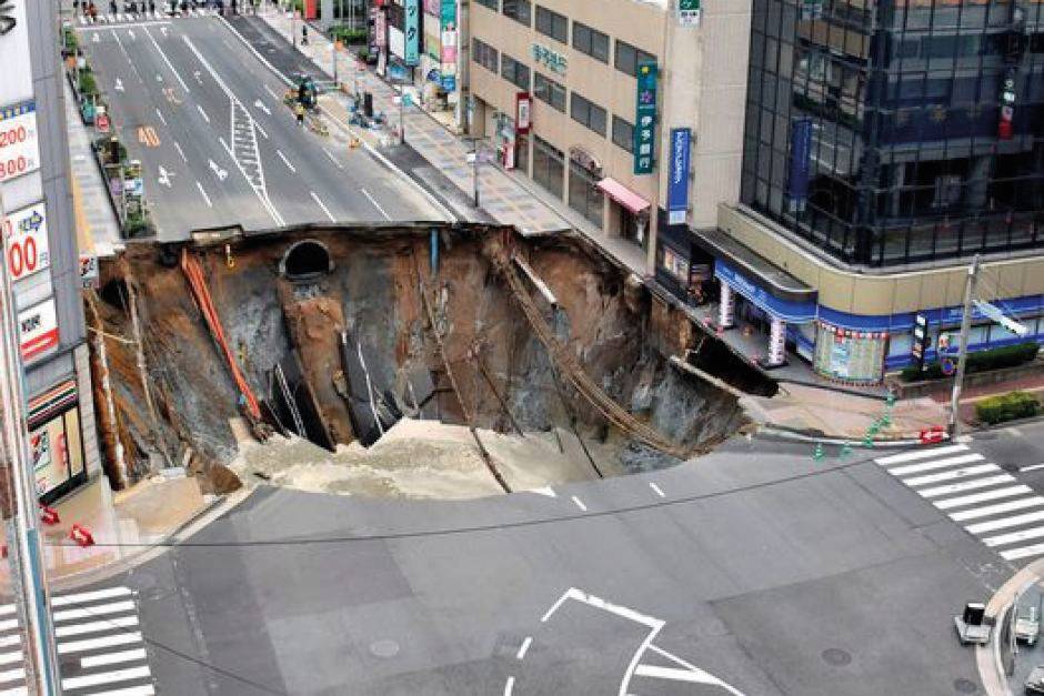 repairing sinkhole japan