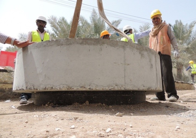 Figure 23: Top Slab positioned onto Manhole 