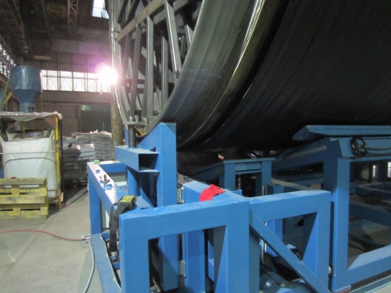 Reinforced machine and mandrel in production hall